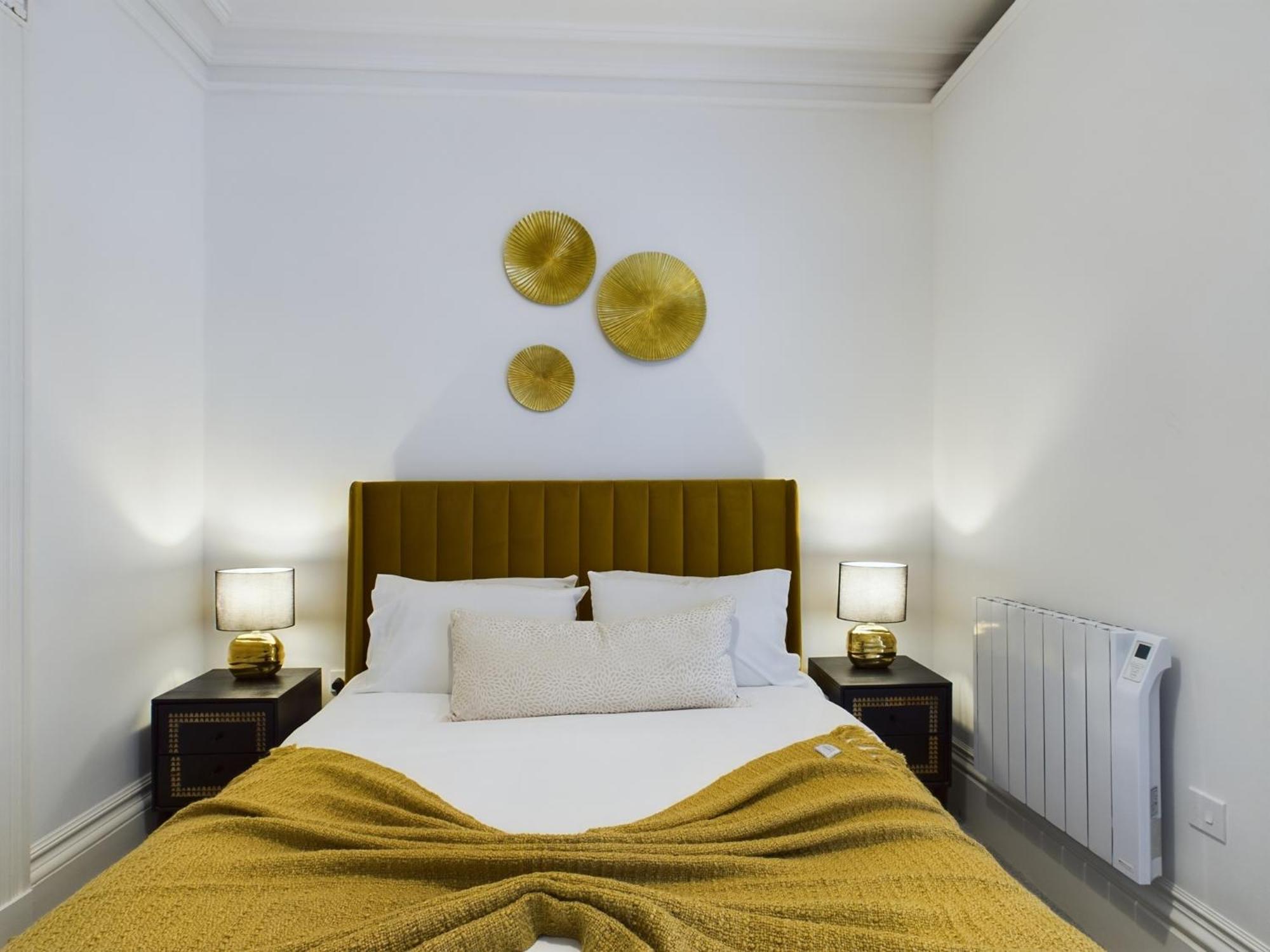 Belle Vue Regency King Size W Free Parking Apartment Cheltenham Luaran gambar