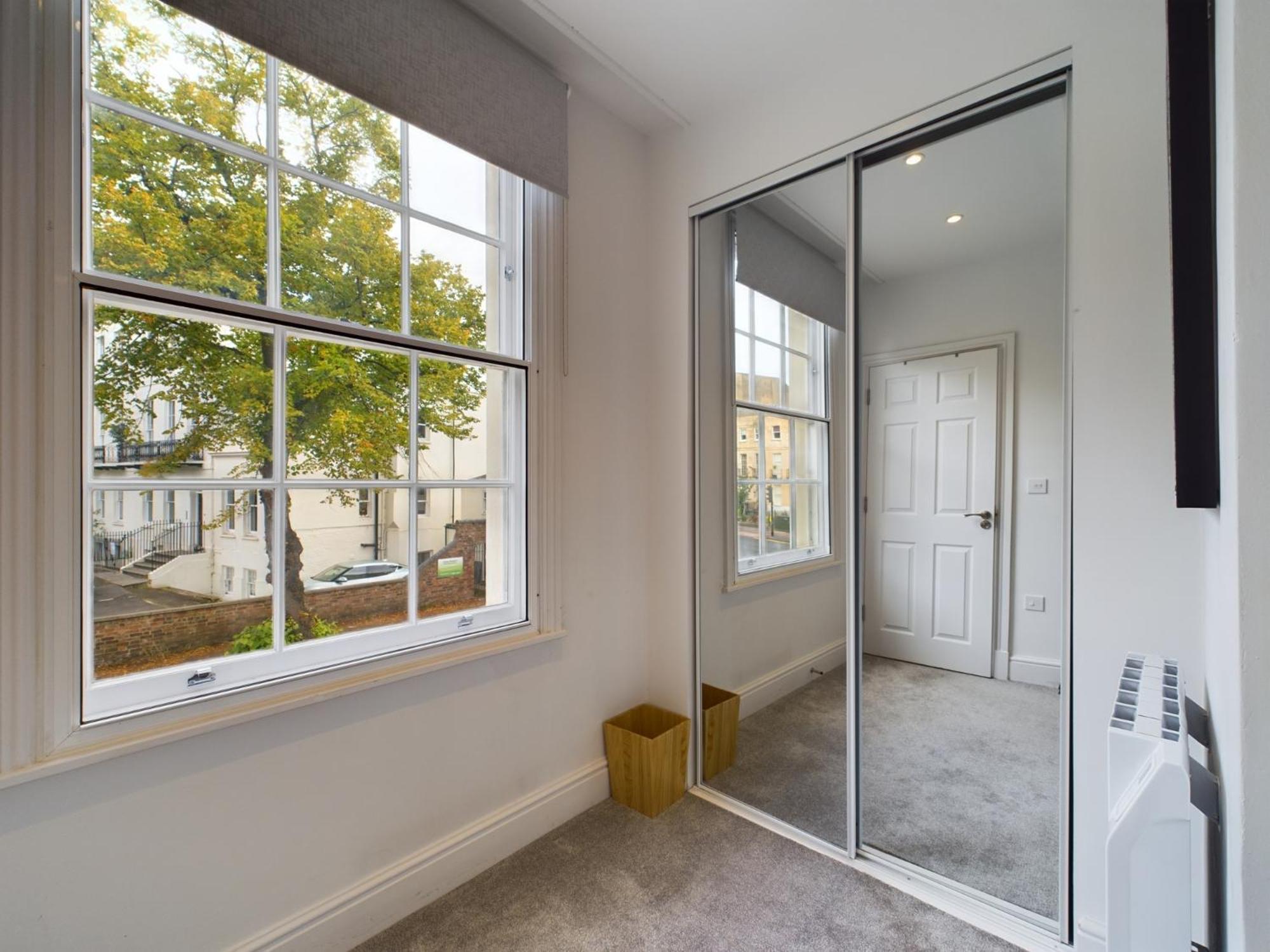 Belle Vue Regency King Size W Free Parking Apartment Cheltenham Luaran gambar