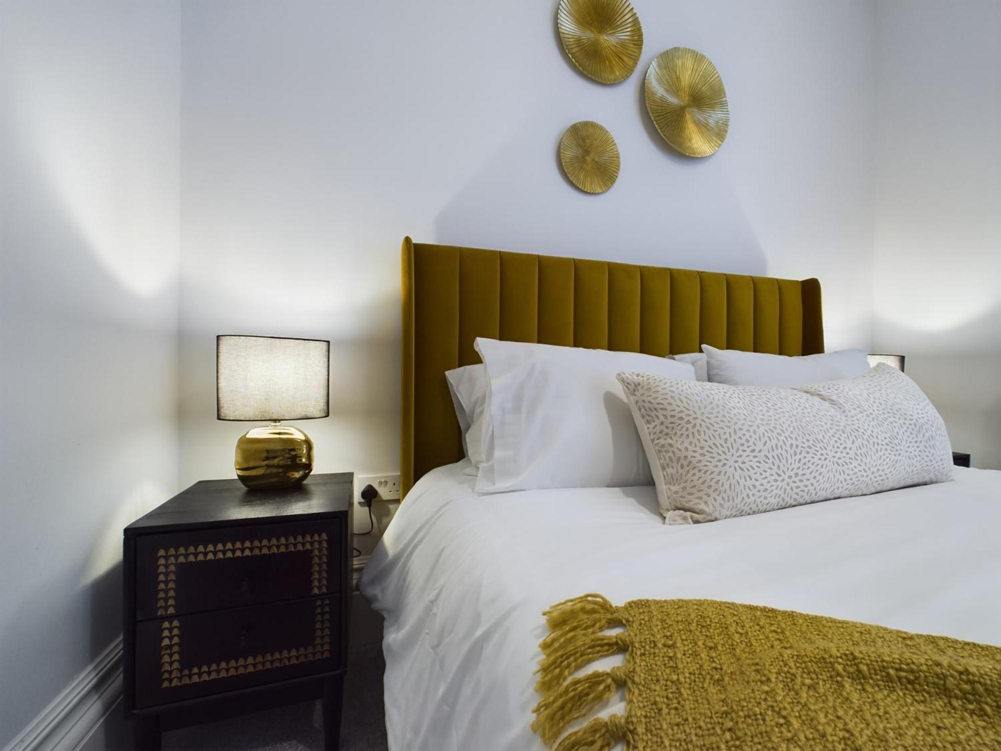 Belle Vue Regency King Size W Free Parking Apartment Cheltenham Luaran gambar